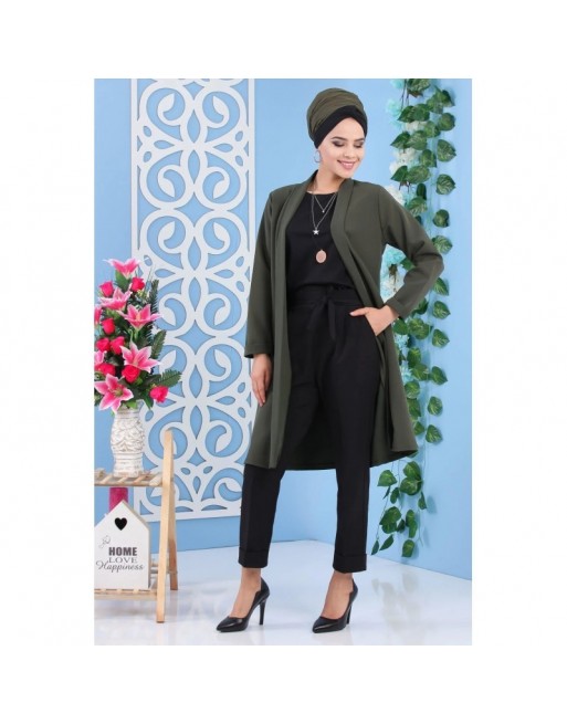 Veste mi-longue de couleur kaki (Vêtement turque moderne et chic pour femme) Veste mi-longue de couleur kaki (Vêtement turque moderne et chic pour femme)
