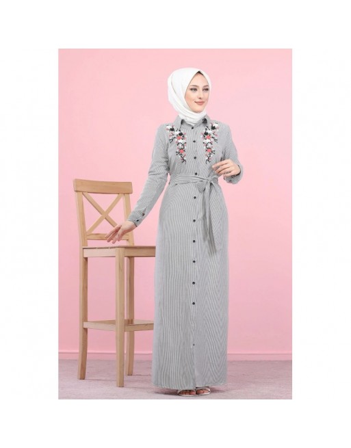 Robe chemise longue à rayures noires avec ceinture assortie (Vetement pour femme voilée) Robe chemise longue à rayures noires avec ceinture assortie (Vetement pour femme voilée)