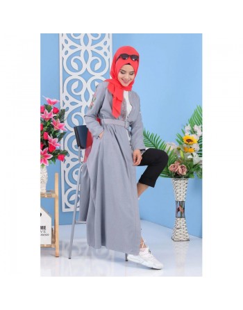 Robe longue boutonnée avec ceinture et broderies - Couleur gris (Vêtements islamiques pour femmes musulmanes voilées) 