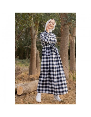 Robe chemise longue boutonnée à carreau avec ceinture (Robes Hijab saison Automne-Hiver) - Couleur blanc et noir 