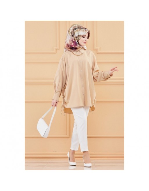Chemise-Tunique fendue habillée pour femme (Style vestimentaire hijab) - Couleur beige Chemise-Tunique fendue habillée pour femme (Style vestimentaire hijab) - Couleur beige