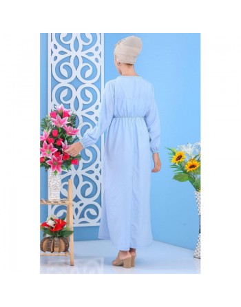 Robe longue cintrée de couleurs bleu ciel 