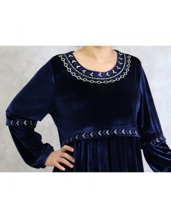 Robe longue en velours avec broderies - Couleur bleu marine 