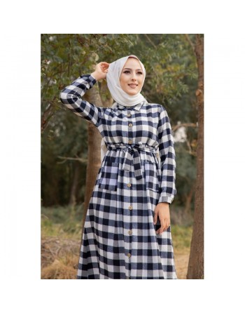 Robe chemise longue boutonnée à carreau avec ceinture (Robes Hijab saison Automne-Hiver) - Couleur blanc et noir 
