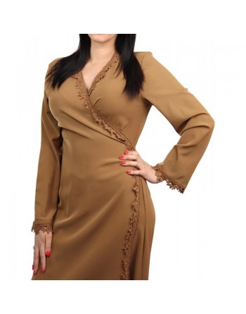 Kimono mi-long brodé de couleur marron caramel 