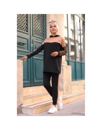 Ensemble sportswear deux pièces (Tunique et pantalon) - Survêtement motif léopard sur les manches - Couleur noir et camel 