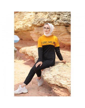 Survêtement hijab sport chic à capuche pour femme musulmane (deux pièces haut et bas) - Couleur noir et moutarde 