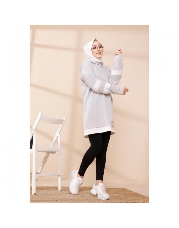 Tunique décontractée avec capuche (Tenue moderne pour Hijab) - Couleur gris clair avec bandes blanches 