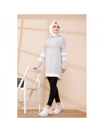 Tunique décontractée avec capuche (Tenue moderne pour Hijab) - Couleur gris clair avec bandes blanches 