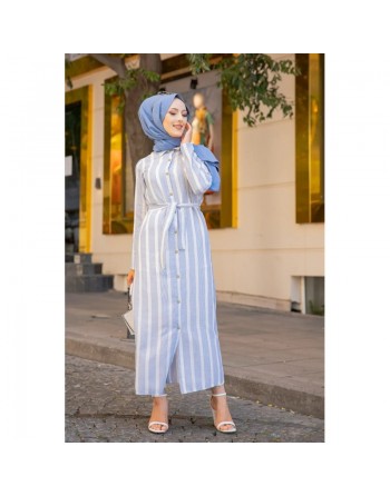 Robe chemise d'été longue à rayures (Vetement hijab chic pour femme) - Couleur blanc et bleu clair 