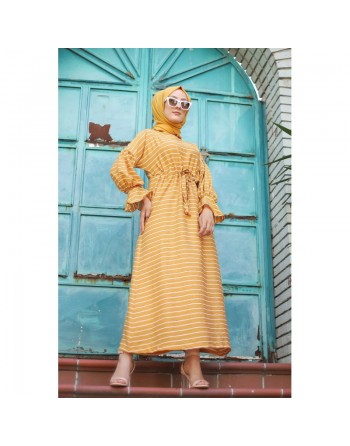 Robe longue à rayures avec ceinture pour femme voilée - Couleur moutarde 