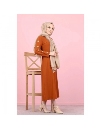 Robe casual décorée de boutons pour femme voilée (Modest Fashion France) - Couleur brique 