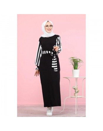 Robe longue noire à manches à rayures noires et blanches (Grandes tailles disponibles) 
