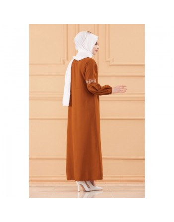 Robe longue brodée pour femme musulmane (Tenue Hijab style habillé) - Couleur tabac 