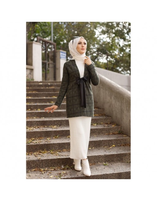 Veste Manteau femme avec ceinture intégrée (Tunique Automne Hiver - Vêtement Hijab Turque en ligne) - Couleur kaki Veste Manteau femme avec ceinture intégrée (Tunique Automne Hiver - Vêtement Hijab Turque en ligne) - Couleur kaki