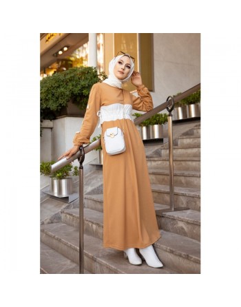 Robe longue casual (Mode islamique pour femme voilée) - Couleur Camel et blanc 