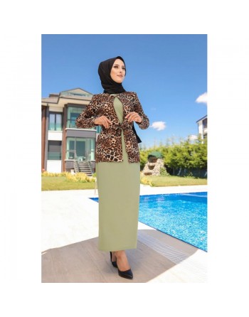 Ensemble deux pièces : veste motif léopard et robe couleur pistache avec collier assorti (Vetement hijab musulmane chic) 