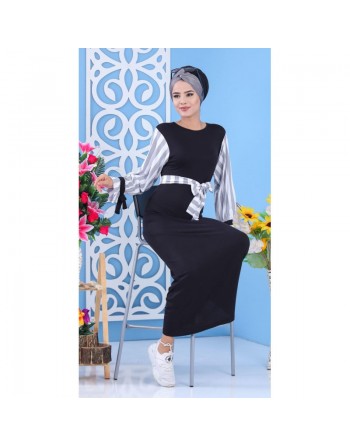 Robe pas chère de couleur noire avec manches à rayures grises et blanches pour femme 
