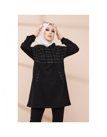 Tunique avec capuche (Vêtement automne hiver pour femme) - Couleur noir à rayures vertes 