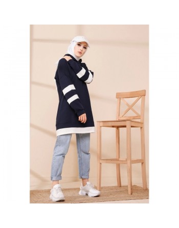 Tunique décontractée avec capuche (Sweat long pour femme voilée) - Couleur bleu nuit avec bandes blanches 