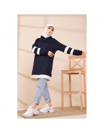 Tunique décontractée avec capuche (Sweat long pour femme voilée) - Couleur bleu nuit avec bandes blanches 
