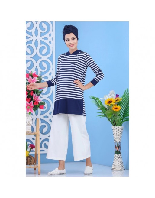 Tunique décontractée à capuche pour femme - Couleur blanche à rayures bleues marines Tunique décontractée à capuche pour femme - Couleur blanche à rayures bleues marines