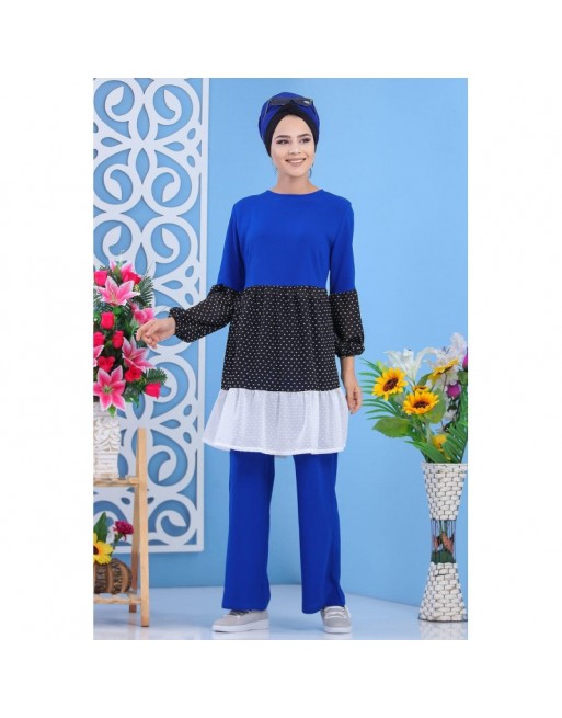 Ensemble 2 pièces (tunique et pantalon) de couleur bleu roi, noir et blanc (Grandes tailles pour femmes) Ensemble 2 pièces (tunique et pantalon) de couleur bleu roi, noir et blanc (Grandes tailles pour femmes)