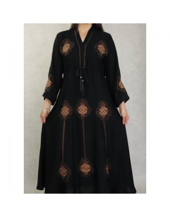 Robe de soirée Abaya Dubaï noire ample de qualité avec broderie, strass dorés et ceinture interne 