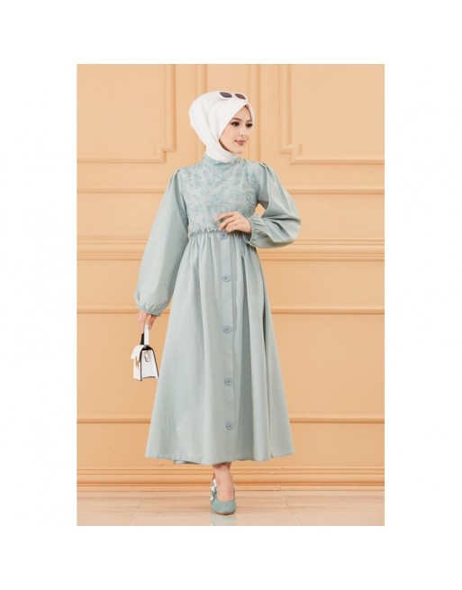 Robe ample et évasée avec broderie discrète Vêtement style habillé pour femme voilée) - Couleur menthe Robe ample et évasée avec broderie discrète Vêtement style habillé pour femme voilée) - Couleur menthe