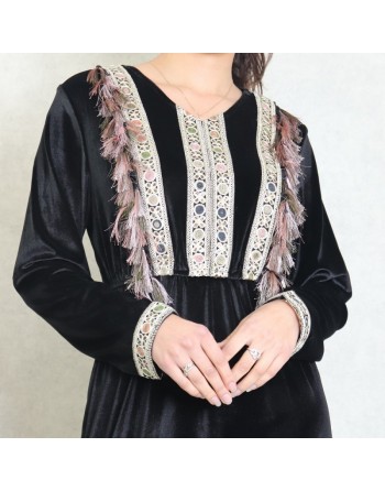 Robe longue orientale en velours avec broderies et jolies décorations pour femme - Couleur Noir 