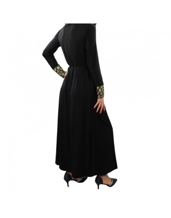 Abaya longue noire avec broderies et motifs dorés (écharpe assortie) 