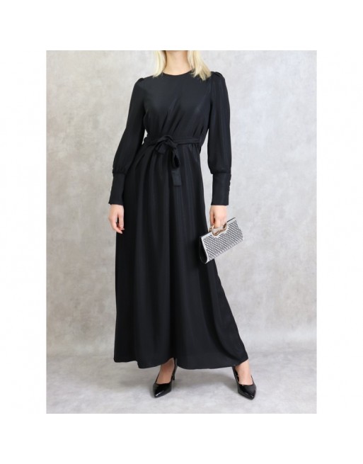 Robe élégante longue et fluide pour femme - Couleur noire Robe élégante longue et fluide pour femme - Couleur noire