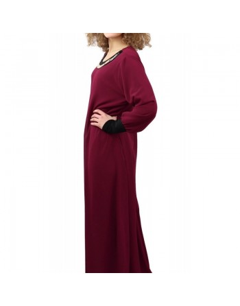 Robe longue fluide avec un joli collier (Plusieurs couleurs disponibles) 