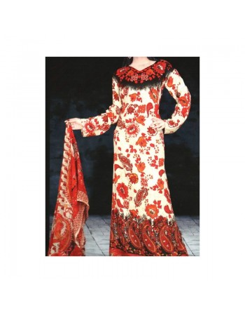 Robe orientale d'été avec des motifs en forme de fleurs 
