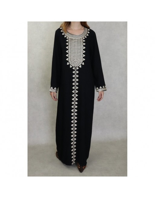 Robe longue pour femme avec broderies sur le devant et les manches - Couleur noir Robe longue pour femme avec broderies sur le devant et les manches - Couleur noir