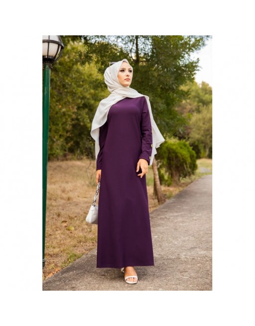 Robe décorée de boutons pour femme voilée - Vêtement islamique moderne - Couleur Violet Robe décorée de boutons pour femme voilée - Vêtement islamique moderne - Couleur Violet