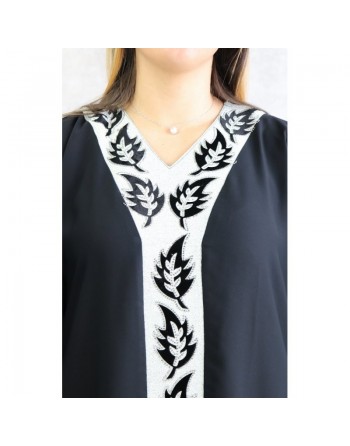 Abaya noire motifs blancs avec foulard (écharpe) assorti 