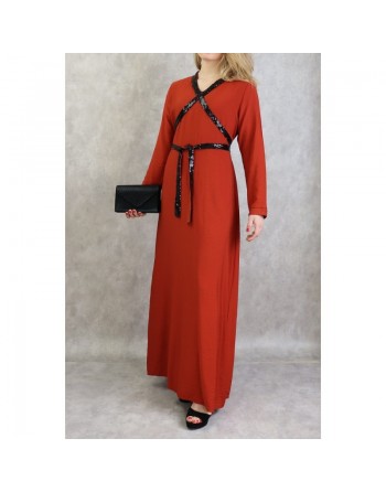 Robe longue croisée à strass de couleur brique 