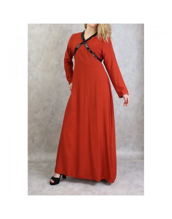 Robe longue croisée à strass de couleur brique 