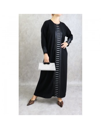 Abaya Dubaï noire moderne décorée avec châle assorti 