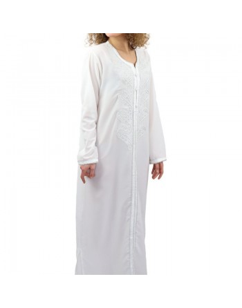 Robe marocaine de couleur blanche avec broderies et strass 