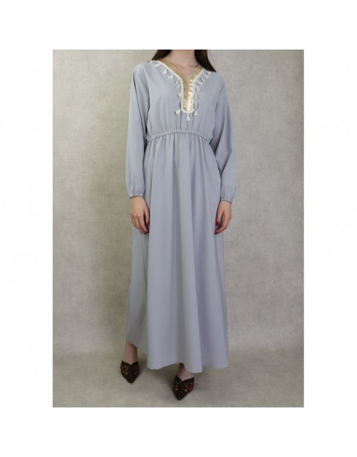 Robe longue féminine avec décoration écailles dorées et pompons - Couleur Gris Robe longue féminine avec décoration écailles dorées et pompons - Couleur Gris
