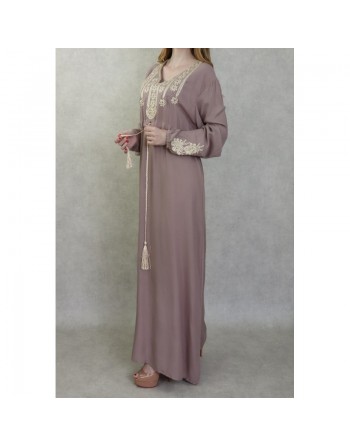 Robe longue élégante avec broderies et pompons pour femme - Couleur Beige 