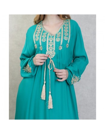 Robe longue élégante avec broderies et pompons pour femme - Couleur Vert émeraude 