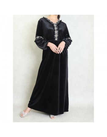 Robe maxi-longue en velours avec broderies et pompons (Saison Automne Hiver) - Couleur Noir 