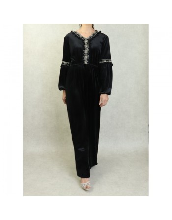 Robe maxi-longue en velours avec broderies et pompons (Saison Automne Hiver) - Couleur Noir 