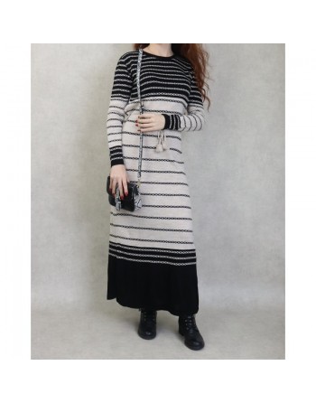 Robe en maille à rayures pour femme avec pompon (Vetement Automne-Hiver) - Couleur Noir et Crème 