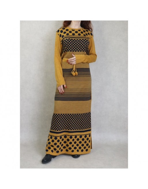 Robe tendance maxi-longue en maille à motifs bicolore pour femme (Vetement Automne-Hiver) - Couleur jaune moutarde / Bleu marine Robe tendance maxi-longue en maille à motifs bicolore pour femme (Vetement Automne-Hiver) - Couleur jaune moutarde / Bleu marine