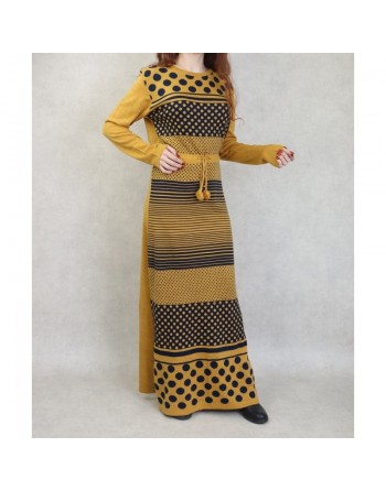 Robe tendance maxi-longue en maille à motifs bicolore pour femme (Vetement Automne-Hiver) - Couleur jaune moutarde / Bleu marine
