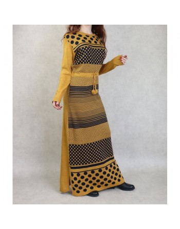 Robe tendance maxi-longue en maille à motifs bicolore pour femme (Vetement Automne-Hiver) - Couleur jaune moutarde / Bleu marine
